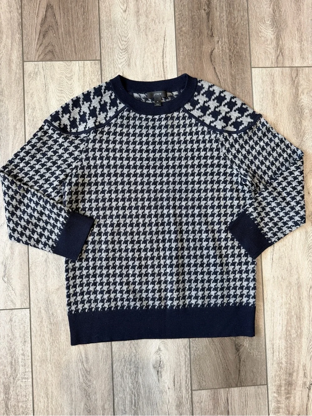 J. Crew- 100% Merino Wool Classic Navy and Grey Houndstooth Crewneck Sweater(M)